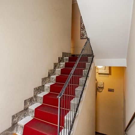 Apartment Near Central Station Милан Экстерьер фото