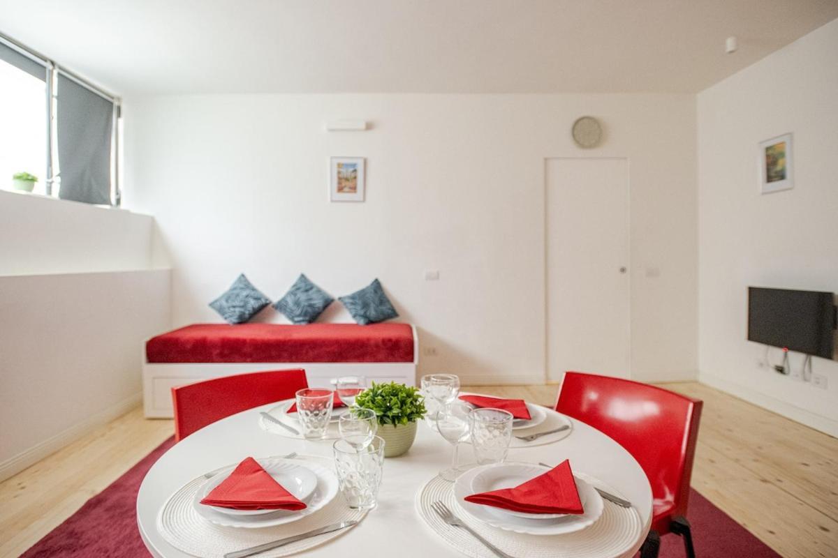 Apartment Near Central Station Милан Экстерьер фото